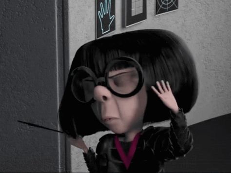 Edna E Mode, Edna Incredibles, Edna Mode, Smile Gif, Spiderman Art Sketch, Pixar Movies, Cartoon Gifs, About Time Movie, Disney Marvel