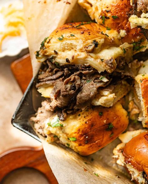 French Onion Sliders Roast Beef, Roast Beef Croissant, Roast Beef Melt Sandwich, Roasted Beef Sandwich, Rump Roast Sandwiches, Roast Beef Recipes Sandwiches, Prime Rib Sliders Recipes, Chuck Roast Sliders, Roast Beef Finger Sandwiches