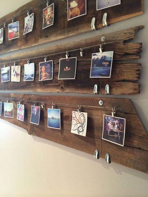 Farmhouse Bedroom Wall Decor, Rustic Wood Projects, Rustic Pictures, Rustic Picture Frames, Dekor Diy, Foyer Design, Photo Holders, Farmhouse Bedroom, Photo Idea