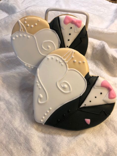 Bride And Groom Cookies Decorated, Wedding Sugar Cookies Decorated, Bride And Groom Cookies, Wedding Cookies Decorated, Bride Cookies, Wedding Shower Cookies, Engagement Cookies, Bridal Cookies, Cookie Wedding Favors