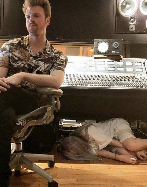 Billie Eilish Masculine, Billie Eilish And Finneas, Laying On The Ground, My Kind Of Woman, Bossa Nova, Music People, On The Ground, The Villain, Her Brother