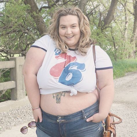 2,800 Likes, 190 Comments - Corissa Enneking (@fatgirlflow) on Instagram: “If ire my unbuttoned pants and look how cute I am in this @lovesickfashion top ✌️ #plussize…” Unbuttoned Pants, Plus Size Store, Plus Size Stores, Body Acceptance, Christina Hendricks, Style Boho, Plus Size Fashion, Self Love, T Shirts For Women