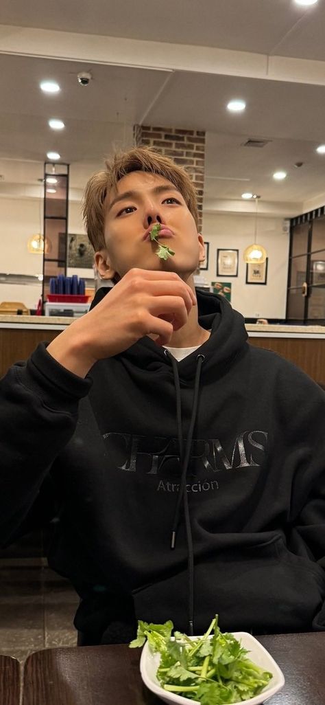 shownu wallpaper Monsta X Shownu Wallpaper, Shownu Wallpaper, Monsta X Wallpaper, Monsta X Shownu, Monsta X Wonho, Korean Idol, Monsta X, Cute Pictures