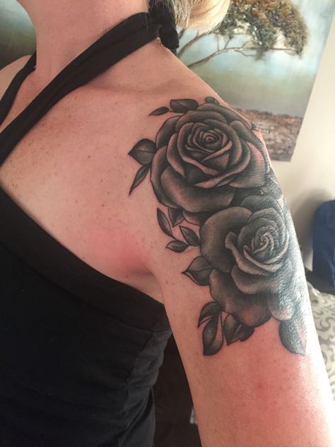 Cover up!!  Love my new ink!! Rose shoulder cap tattoo ❤️ Rose Shoulder Cap Tattoo, Shoulder Rose Tattoo, Forearm Word Tattoo, Purple Rose Tattoo, Cap Tattoo, Cover Up Tattoos For Women, Shoulder Cap Tattoo, Tattoo Removal Cost, Flower Tattoo On Side