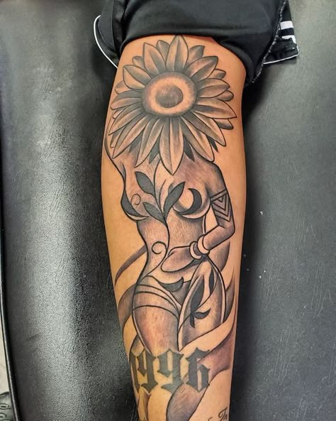 Lady With Sunflower Head Tattoo, Sunflower Leg Sleeve, Sunflower Lady Tattoo, Siloette Ideas Tattoo, Asthetic Tattoos Women, Tattoos For Black Skin Women, Black Culture Tattoos For Women, Black Women Sleeve Tattoo Ideas, Black Women Tattoos Ideas