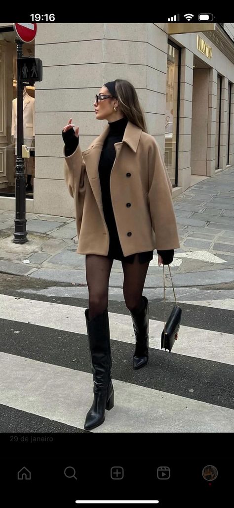 19 Degrees Weather Outfit, Casual Birthday Dinner Outfit Winter, Short Peacoat Outfit, Office Winter Outfits Women, Short Coat Outfit, Capsule Wardrobe Formula, Peacoat Outfit, Dinner Outfit Winter, Bota Western