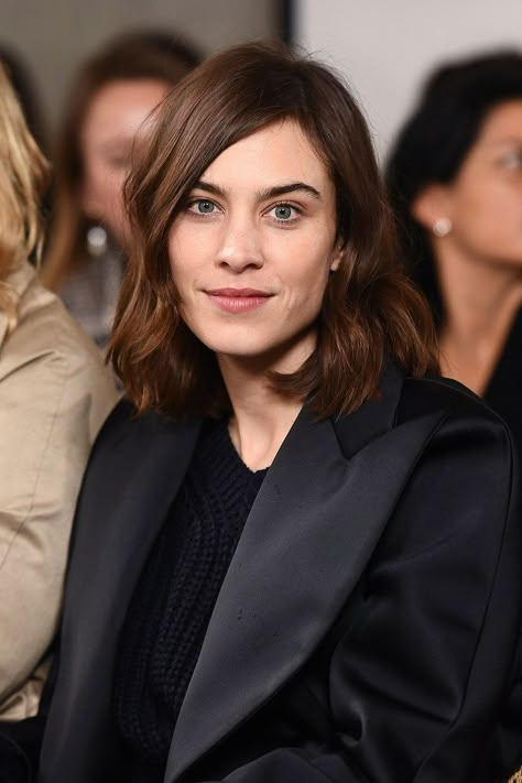 Alexa Chang, Alexa Chung Hair, Alex Chung, Hair History, Alexa Chung Style, Vogue British, Tousled Bob, Short Bobs, Hairstyles Inspiration