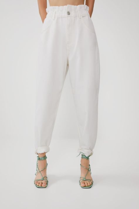 Culottes-JEANS-WOMAN | ZARA United States Slouchy Jeans Outfit, Paperbag Jeans, Jean Zara, Paper Bag Jeans, Baggy Jean, Slouchy Jeans, Zara Jumpsuit, All Jeans, White Denim Jeans