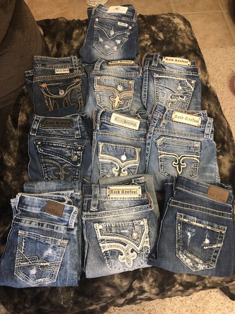 Rock Revival Jeans Aesthetic, Mexican Bootcut Jeans Outfit, Rock Rival Jeans Outfits, Missme Jeans Outfits, Rock Revival Jeans Outfit, Rock Rival Jeans, Mexican Jeans, Jeans With Jewels, Expensive Jeans