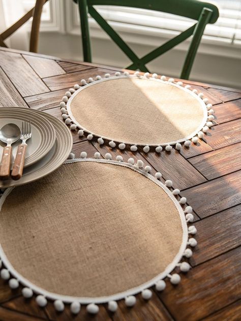 Diy Table Placemats, How To Make Table Mats, Diy Place Mats Ideas, Diy Table Mats, Place Mats Ideas, Table Mats Ideas, Placemats Ideas, Placemat Ideas, Pom Pom Decor