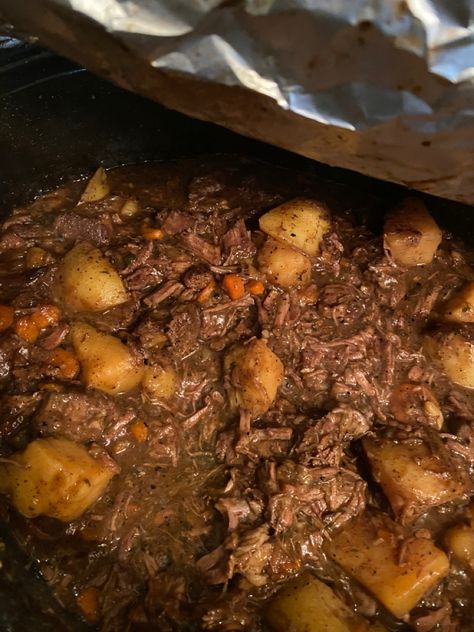 Pot roast made in the oven Pot Roast Aesthetic, Roast Pictures, Roast Aesthetic, Potatoes And Carrots, Pot Roast, The Oven, Home Cooking, Aesthetic Food, Hogwarts