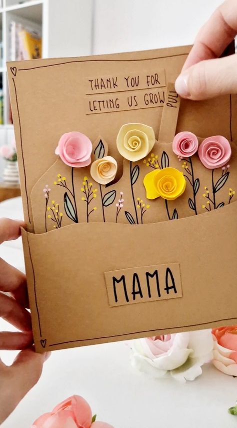 Mother Present Ideas, Diy Birthday Ideas For Mom, Cute Gifts For Mom Christmas, Diy Card For Mom, Mothers Day Cards Craft, Homemade Gifts For Mom, Birthday Cards For Mother, Anniversaire Diy, Diy Gifts For Mom