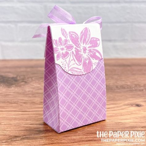 Cute Gift Bag Ideas, The Paper Pixie, Paper Pixie, Gingerbread Cards, Gift Bag Ideas, 3d Paper Projects, Christmas Treats Holders, Bag Video, Paper Box Diy