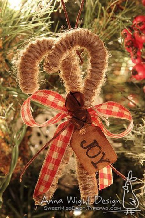 38 Handmade Christmas Ornaments - Twine Candy Canes Country Christmas Ornaments, Rustic Christmas Ornaments, Diy Christmas Tree Ornaments, Candy Cane Ornament, Homemade Christmas Decorations, Christmas Tree Decorations Diy, Burlap Christmas, Pipe Cleaners, Rustic Christmas Tree