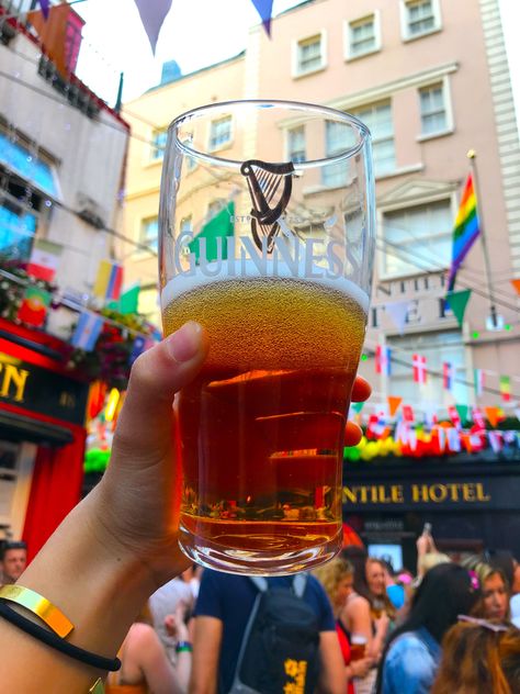 Pints Of Beer Aesthetic, Guinness Beer Aesthetic, Guinness Aesthetic, Galway Ireland Aesthetic, Traveling Ireland, Dublin Aesthetic, Irish Aesthetic, Beer Guinness, Ireland 2023