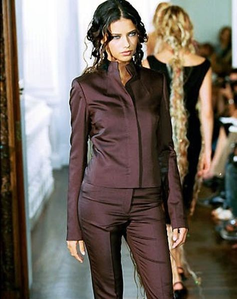 Richard Tyler - Ready-to-Wear - Runway Collection - Women - Spring / Summer 2000 Richard Tyler, Adriana Lima Young, New Faces Models, 00s Mode, Victoria Secret Angels, Famous Models, Sonia Rykiel, Adriana Lima, Runway Collection