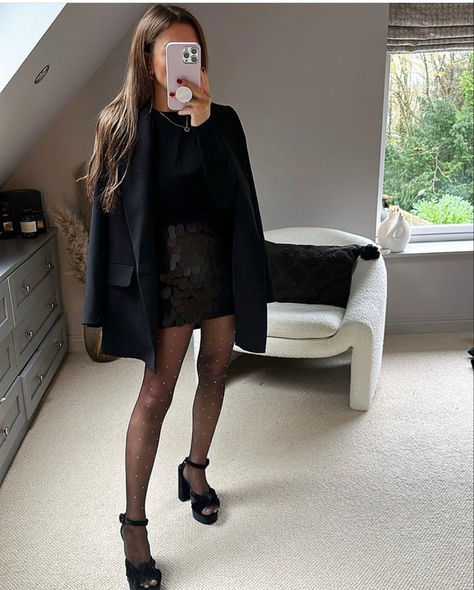 better in black 🖤 kerst outfit • winter outfit Sequin Skirt Winter, Black Sequin Skirt Outfit, Sequin Blazer Outfit, Glitter Outfits, Basic Black Top, Sequin Skirt Outfit, Black Sequin Skirt, Blazer Zara, Sparkle Skirt