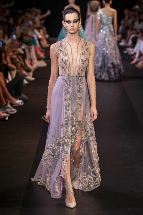 2019 Couture, Amazing Dresses, Cloth Design, Georges Hobeika, Haute Couture Dresses, Clothes Sewing, Designer Outfits, Fantasy Gowns, Nice Style