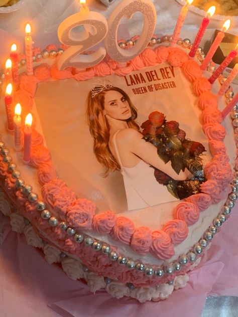 lana del rey birthday cake pink Birthday Cake Ideas Lana Del Rey, Lana Del Rey Heart Cake, Lana Del Rey Cake Aesthetic, Lana Birthday Cake, Lana Del Rey Cake Birthday Ideas, Lana Del Rey Theme Party, Lana Del Rey Cake Birthday, Lana Del Rey Party, Lana Del Rey Birthday Cake