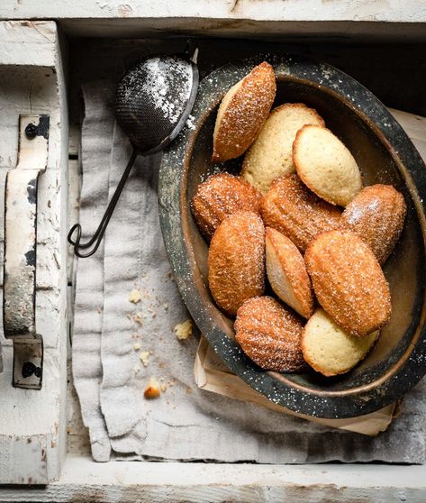 How to make homemade french madeleines. This recipe is for delicious fluffy vanilla madeleines. #madeleinerecipe #vanillamadeleines #frenchmadeleines #classicmadeleines #madeleinecookies #twocupsflour French Madeleines, Madeleines Recipe, Famous Desserts, Madeleine Cookie, Sweet Recipes Desserts, Baking Blog, Indulgent Desserts, Cannoli, Mini Desserts