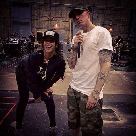 Rihanna releases new photos from The Monster tour Eminem Rihanna, Marshall Eminem, Eminem Songs, The Eminem Show, Eminem Rap, The Real Slim Shady, Eminem Slim Shady, Marshall Mathers, Rihanna Style