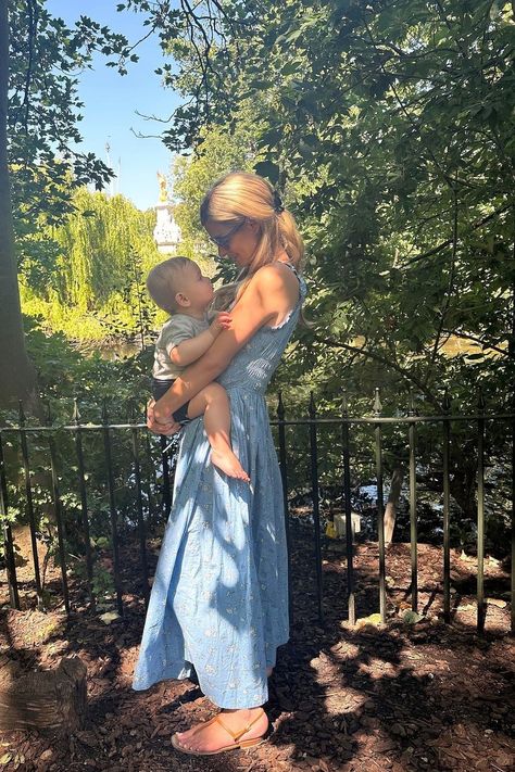 Nicky Hilton Rothchild Instagram July 12, 2023 http://www.starstyle.com/nicky-hilton-instagram-sp660755/ Nicky Hilton Style, Nicky Hilton, Style 2023, Star Style, July 12, Star Fashion, Sandals, Stars, How To Wear