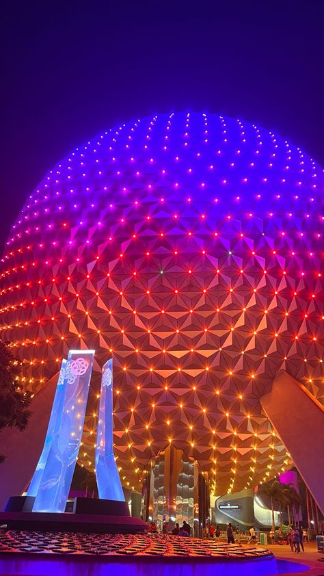 Spaceship Earth Epcot, Epcot Spaceship Earth, Epcot Ball, Earth Wallpaper, Hawaii Wall Art, Night Wallpaper, Spaceship Earth, Walt Disney World, Spaceship