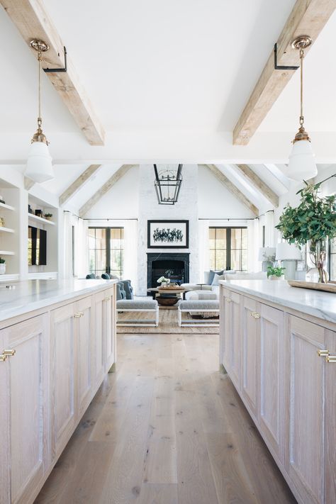 Vaulted Ceiling Beams, Upstate House, Modern English Country, Fireplace Accent Walls, Sunroom Decor, Country Kitchens, Splashback Tiles, Interiors Inspiration, Welding Table