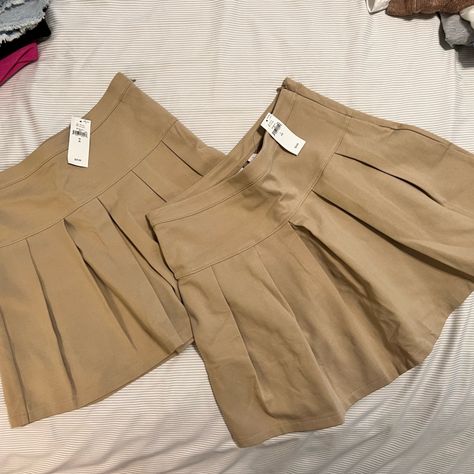 Currently Listed On The Gap.Com Our School Uniform Details Are Best In Class. Stock Up So They're Set For Success The Entire School Year. This Skirt Is Made With 24% Recycled Polyester. Less Waste In The World. More Great Skirts For You. Soft, Stretch Knit Uniform Khaki Skirt. Zipper At Side. Stitching At Yoke. Pleated Skirt. #692342 Khaki School Skirt, Pleated Khaki Skirt, Yellow School Uniform, Cute Uniform Outfits For School, Green School Uniform, Khaki Skirt Outfit, Tan Pleated Skirt, Khaki Skirt Outfits, Back To School Uniform Outfits