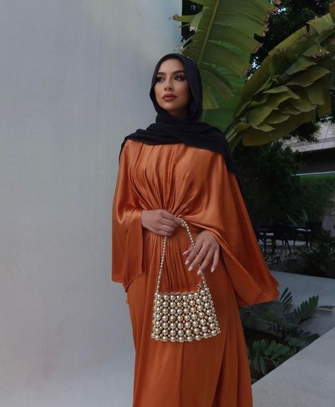 Orange Dress Modest, Orange Dress Hijab, Abaya Photoshoot, Outfit Abaya, Modest Winter Outfits, Outfit Modest, Hijab Fashion Summer, Modest Evening Dress, Modest Dresses Fashion