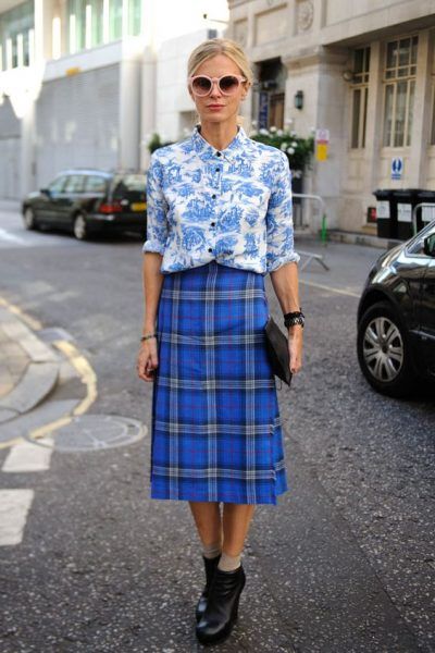 How to Power Clash Your Colours Right | Uniform Edit Rok Outfit, Laura Bailey, London Fashion Week Street Style, London Fashion Weeks, Rock Outfit, Looks Street Style, Plaid Skirt, Beautiful Skirts, Inspired Outfits