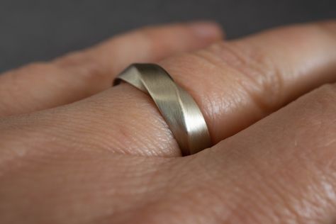 Unique Male Wedding Bands, Wedding Rings Male, Male Wedding Bands, Mobius Wedding Band, Male Wedding Rings, Men Wedding Bands, Rose Gold Mens Wedding Band, Wedding Band Men, Mens Wedding Rings Gold