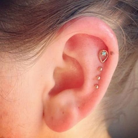 Unique and Beautiful Ear Piercing Ideas | Stylist Cartlidge Piercing Ideas, Gold Bar Earrings Studs, Ear Piercings Tragus, Cute Ear Piercings, Gold Bar Earrings, Cute Piercings, Piercing Ideas, Bar Stud Earrings, Minimalist Studs