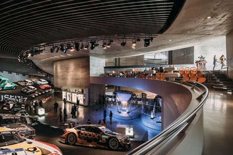 UNSTUDIO - Mercedes Benz Museum, Interior #museum #architecture #design #interiordesign #mercedes Mercedes Benz Museum Stuttgart, Car Museum Architecture, Car Museum Design, Mercedes Museum, Porsche Concept, Mercedes Benz Museum, Mercedes Benz Germany, Car Showroom Design, Stuttgart Germany