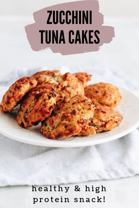 Quick & Easy Zucchini Tuna Cakes - Try this yummy recipe at your next get-to-gether!  #TunaCakes #ZucchiniCakes #TunaRecipes Tuna Zucchini, High Protein Recipe, Zucchini Patties, Healthy High Protein Snacks, Cakes Easy, Zucchini Recipes Healthy, Tuna Patties, Tuna Cakes, Protein Recipe