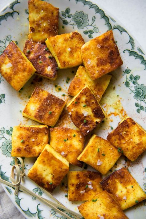 Fried Paneer, Paneer Snacks, Indian Cheese, Paneer Cheese, Paneer Dishes, Clam Recipes, Paneer Recipes, Great Appetizers, Snacks Recipes