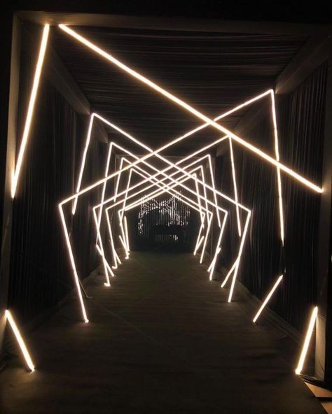 LED decorations: 100 of the best Pinterest ideas for your event - by ETERESHOP Bar Deco, Pixel Led, Event Entrance, Nightclub Design, Wedding Entrance Decor, Photo Zone, التصميم الخارجي للمنزل, Wedding Entrance, Led Decor