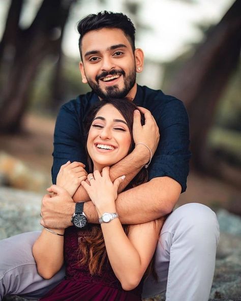 Pre Wedding Photoshoot Props, Engagement Photography Poses, Wedding Photoshoot Props, Bridal Photography Poses, Indian Wedding Couple Photography, Wedding Photoshoot Poses, Engagement Pictures Poses, Pre Wedding Poses, Wedding Couple Poses Photography