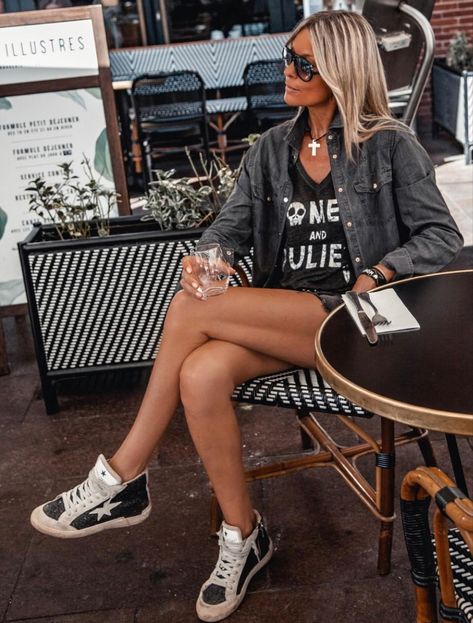 High Top Golden Goose Outfit, April Fits, Golden Goose High Tops, Grunge Mama, High Tops Outfit, Golden Goose Sneakers Outfit, Golden Goose Outfit, Tennis Shoe Outfits Summer, Tops Outfit