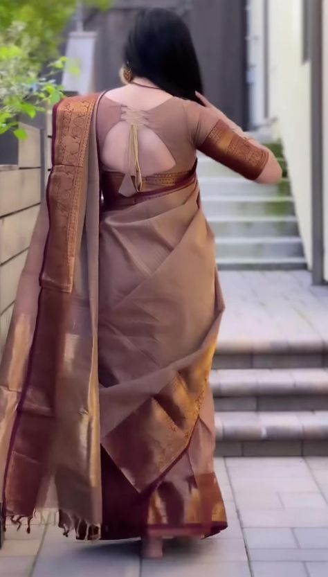 Pattu Saree Pattern Blouse Designs, Fancy Blouse Pattern, Simple Fancy Blouse Designs, Princess Neck Blouse, Boat Neck Blouse Designs Latest For Silk Saree, Blouse Arm Designs, Cotton Sari Blouse Designs Latest, Patu Saree Blouse Design, Blouse Models For Pattu Sarees