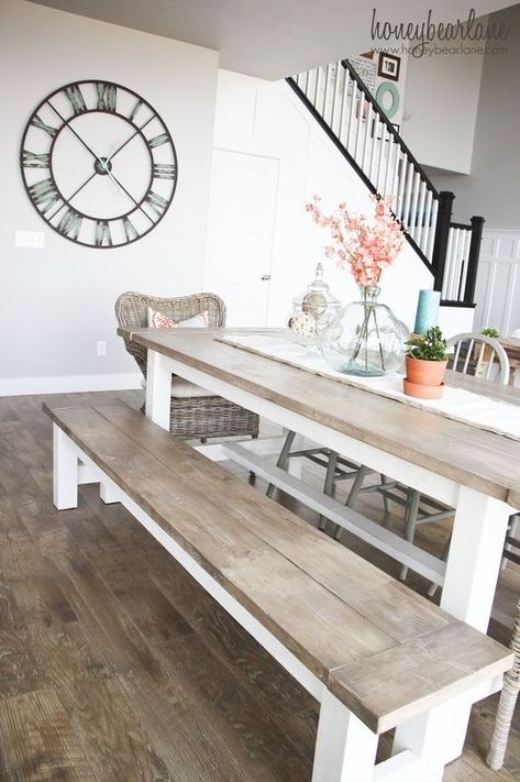 Inspired by Joanna Gaines and her show Fixer Upper, this beautiful Rustic Farmhouse style table and bench was made for under $100. Check out this do it yourself idea for if you want farmhouse home decor on a budget. #farmhousediy #farmhousedecor #budgetomedecor #diy Diy Esstisch, Diy Bank, Diy Dining Room Table, Diy Home Decor For Apartments, Kitchen Table Bench, Farmhouse Dining Room Table, Rustic Farmhouse Table, Farmhouse Style Table, Farmhouse Kitchen Tables