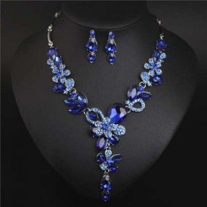 Crystal Bridal Jewelry Sets, Blue Wedding Jewelry, Flower Crystal, Crystal Jewelry Sets, Crystal Fashion, Alloy Earrings, Chanel Accessories, Fancy Jewellery, Geometric Jewelry