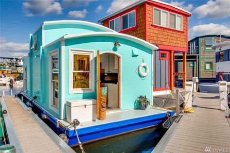 Tiny Houseboat in Seattle Tiny Houseboat, Small Houseboats, Houseboat Living, Tiny House Talk, Sunken Living Room, Living Roofs, Tiny Cabins, Floating House, Tiny Houses For Sale