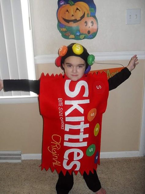 Skittle Costume, Family Halloween Costumes With Kids, Candy Halloween Costumes, Boxing Halloween Costume, Halloween Food Crafts, Creative Halloween Costumes Diy, Candy Costumes, Halloween Costumes For 3, Clever Halloween Costumes