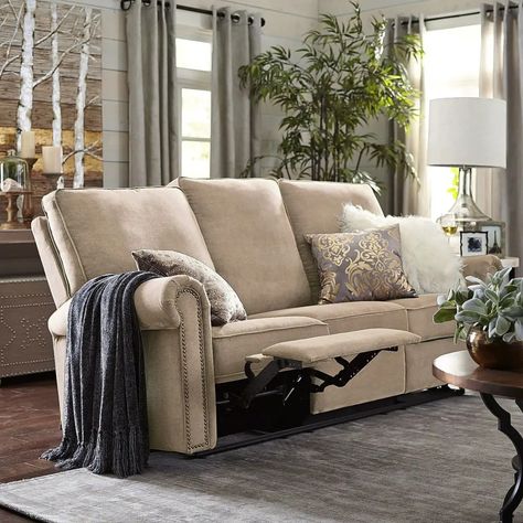 How to Decorate with Reclining Sofa - 18 Great Tips and Tricks Modern Recliner Sofa, Reclining Sofa Living Room, Sofa Kulit, Sofa Santai, Furnitur Ruang Keluarga, Sofa L, Modern Recliner, Sofa Inspiration, Sectional Sofa With Recliner