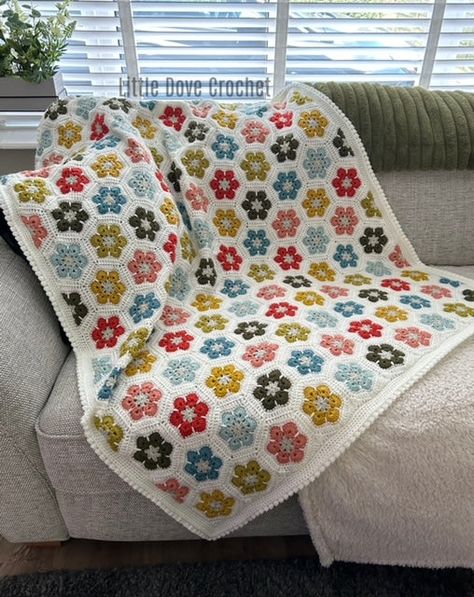 Orla African Flower Blanket, Crochet African Flowers, Crochet Flower Blanket, Crochet Tutorial Pattern, African Flowers, Flower Blanket, Lap Blanket, Orla Kiely, Crochet Blankets