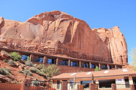 Travel Utah, Snow Canyon State Park, Piscina Interior, Iron Balcony, Indoor Outdoor Pool, Utah Travel, Utah National Parks, Outdoor Dining Area, Indoor Pool