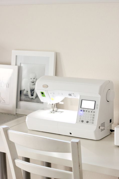 Baby Lock Katherine Review // Delia Creates Katherine Sewing, How To Machine Quilt On A Home Machine, Lock Stitch Sewing Machine, Baby Lock Sewing Machine Accessories, Sewing Aesthetic, Baby Lock Sewing Machine, Baby Lock, Sewing Machine Reviews, Machines Fabric