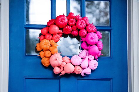 DIY Pumpkin Ombre Wreath – Serretta Style Ombre Wreath, Pumpkin Wreath Diy, Fun Wreath, Pink Pumpkin, Ombre Pink, Faux Pumpkins, Pink Pumpkins, Wreath Diy, Diy Pumpkin