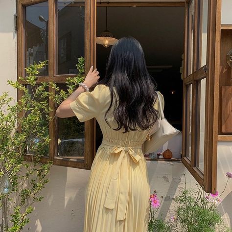 Yellow Clothing Aesthetic, Yellow Korean Aesthetic, Korean Yellow Outfit, Girl With Camera Aesthetic, Yellow Aesthetic Korean, Yellow Girl Aesthetic, Aesthetic Yellow Outfits, Yellow Clothes Aesthetic, Yellow Outfits Aesthetic